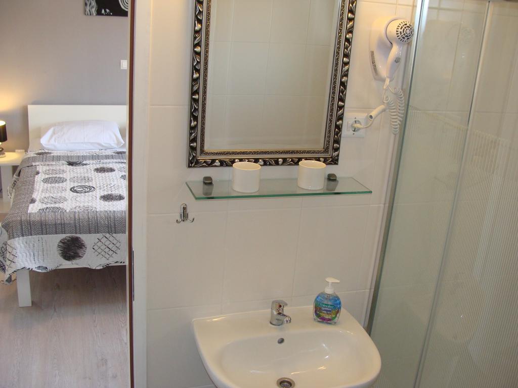 Guest House Dragic - Anex Zadar Ruang foto
